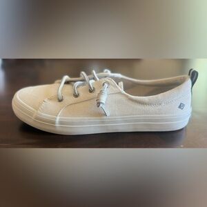 Sperry Crest Vibe White Canvas Sneakers Size 8.5